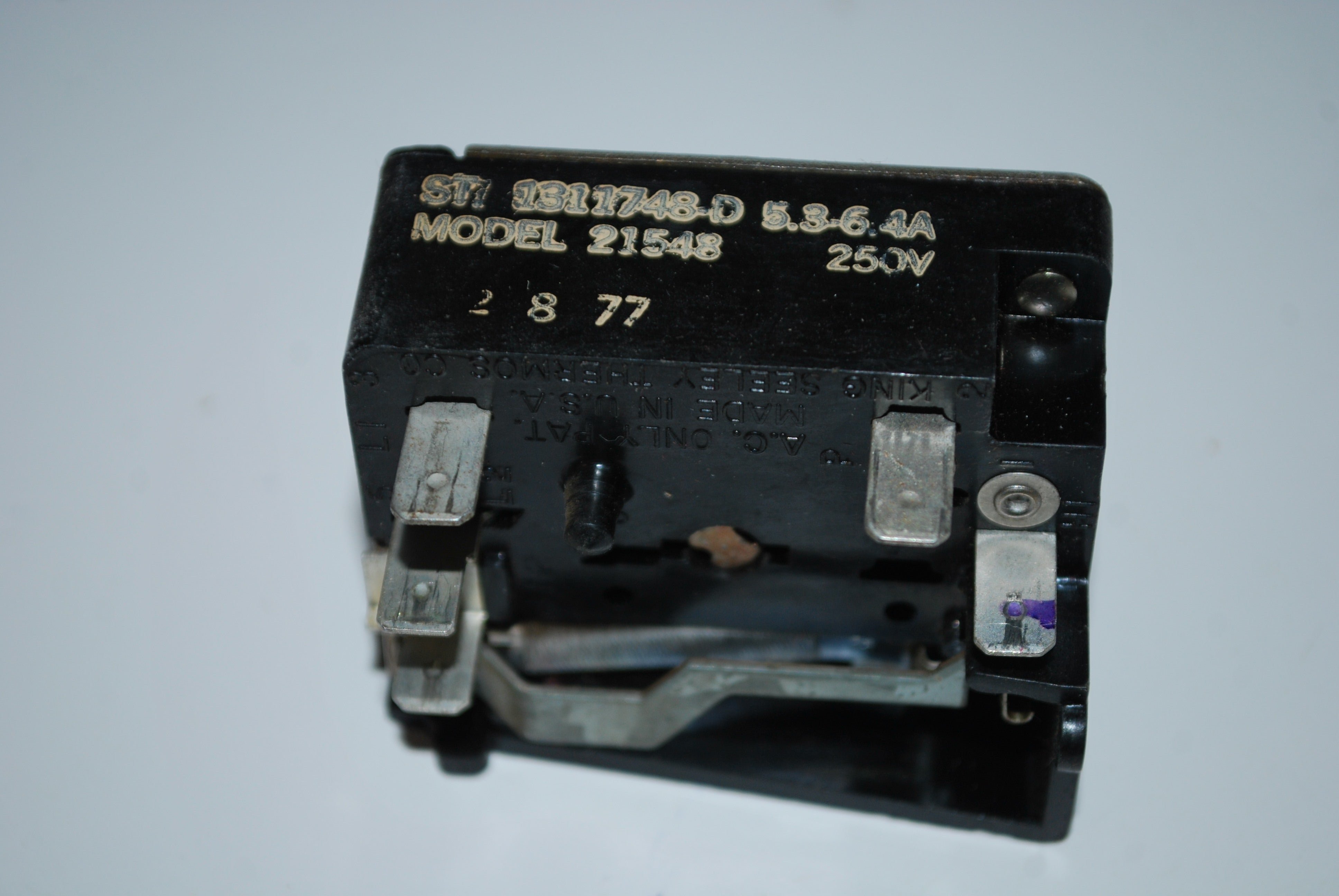 Frigidaire Range Burner Switch 1311748-D Mod 21548  Rated at 5.3-6.4A