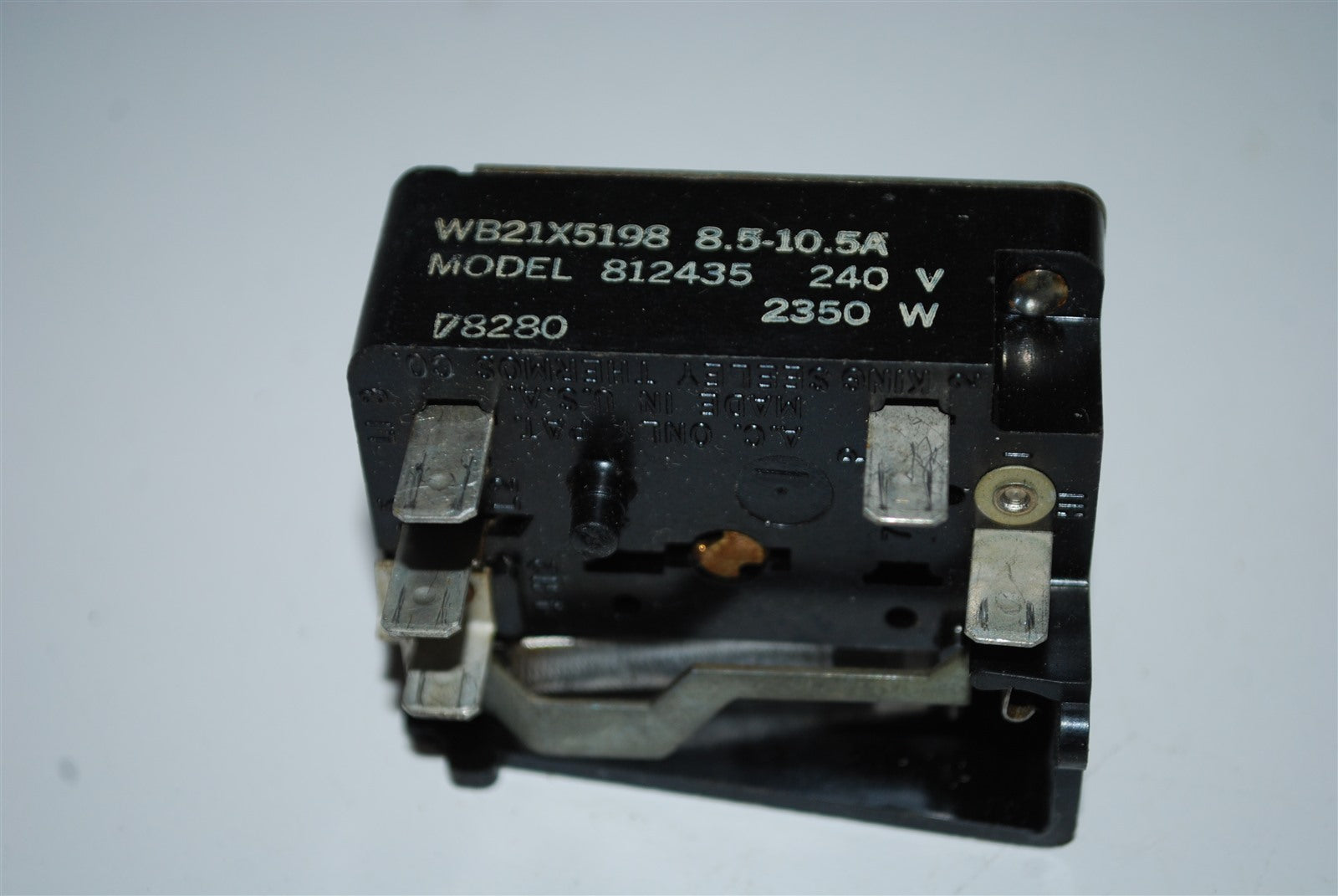 GE Range Oven Burner Switch WB21X5198  Mod 812435  Rated at 8.5-10.5A