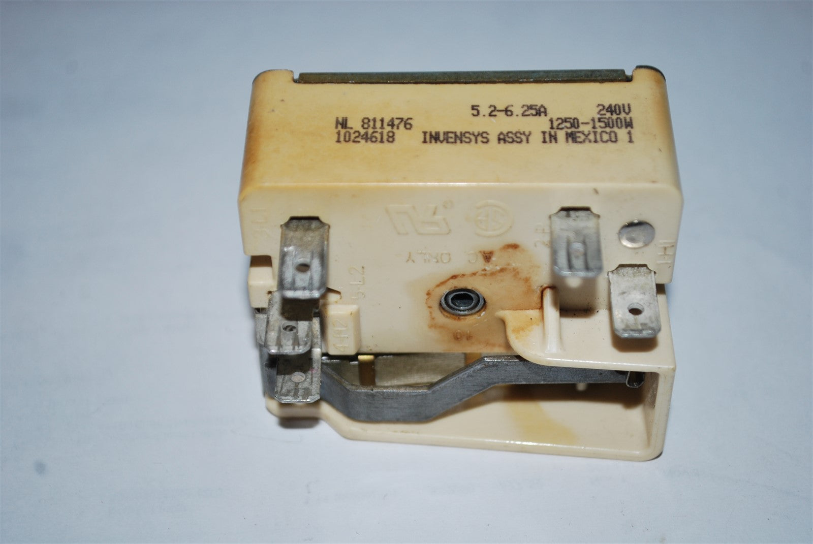 Range Oven Burner Switch NL 811476 or 1024618  5.2-6.24Amps  1250-1500W