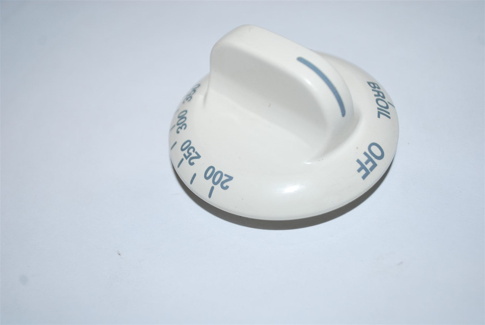 Kenmore Range Oven Off WHite Thermostat Knob KIP 5A25