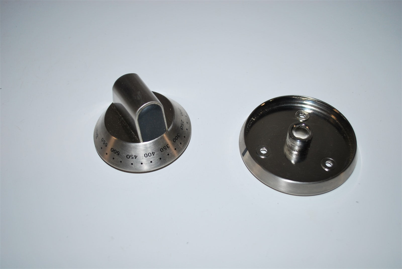 Kenmore Oven Temperature Knob & Skirt 318602403 & 318600604