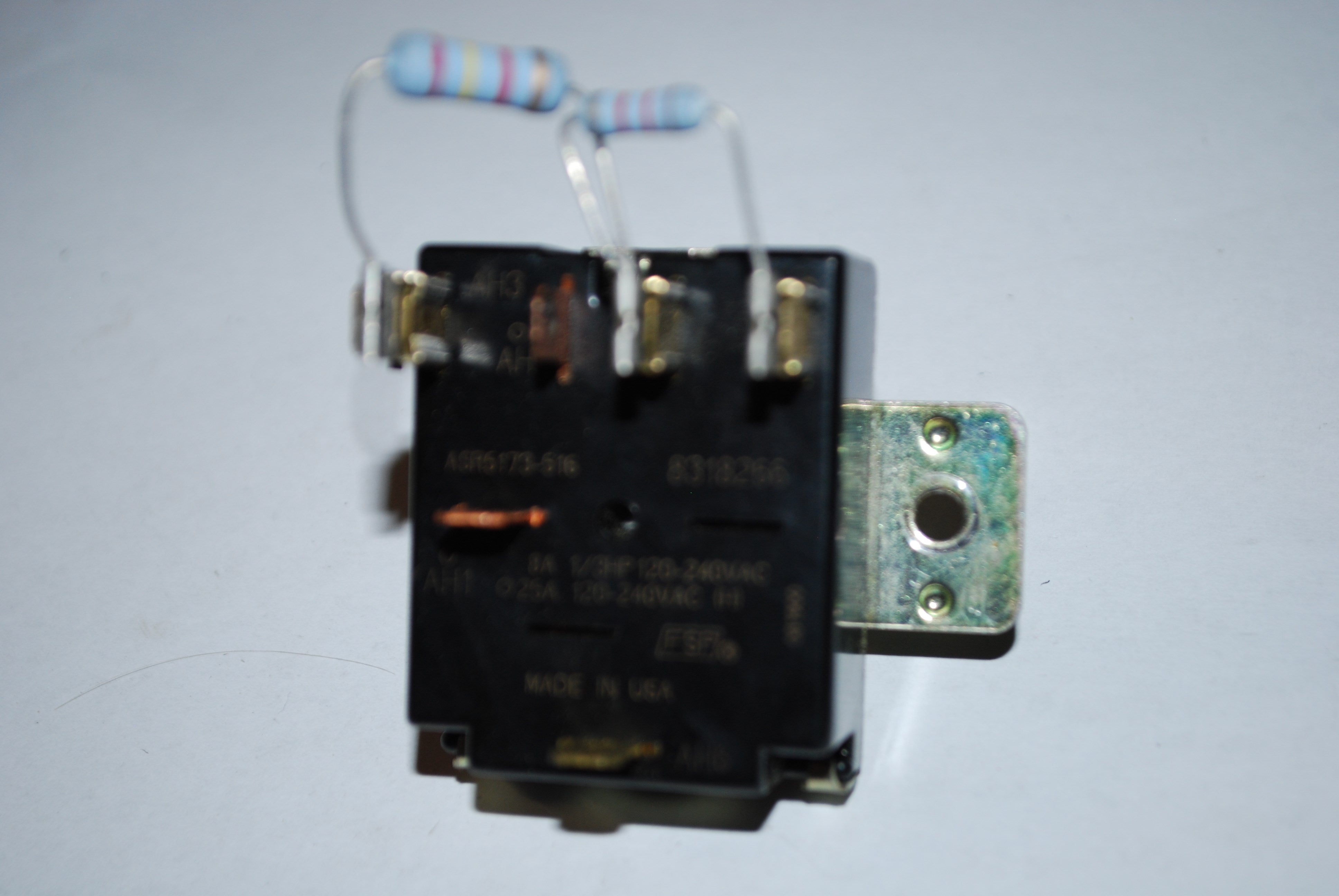 WHIRLPOOL Dryer Temperature Switch 8318266 AP3045865